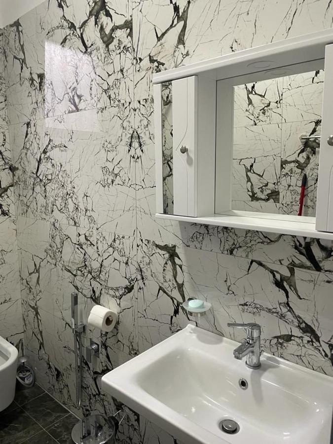 Taku Apartment Sarandë Eksteriør bilde