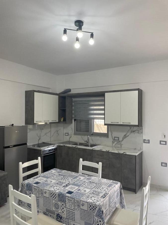 Taku Apartment Sarandë Eksteriør bilde